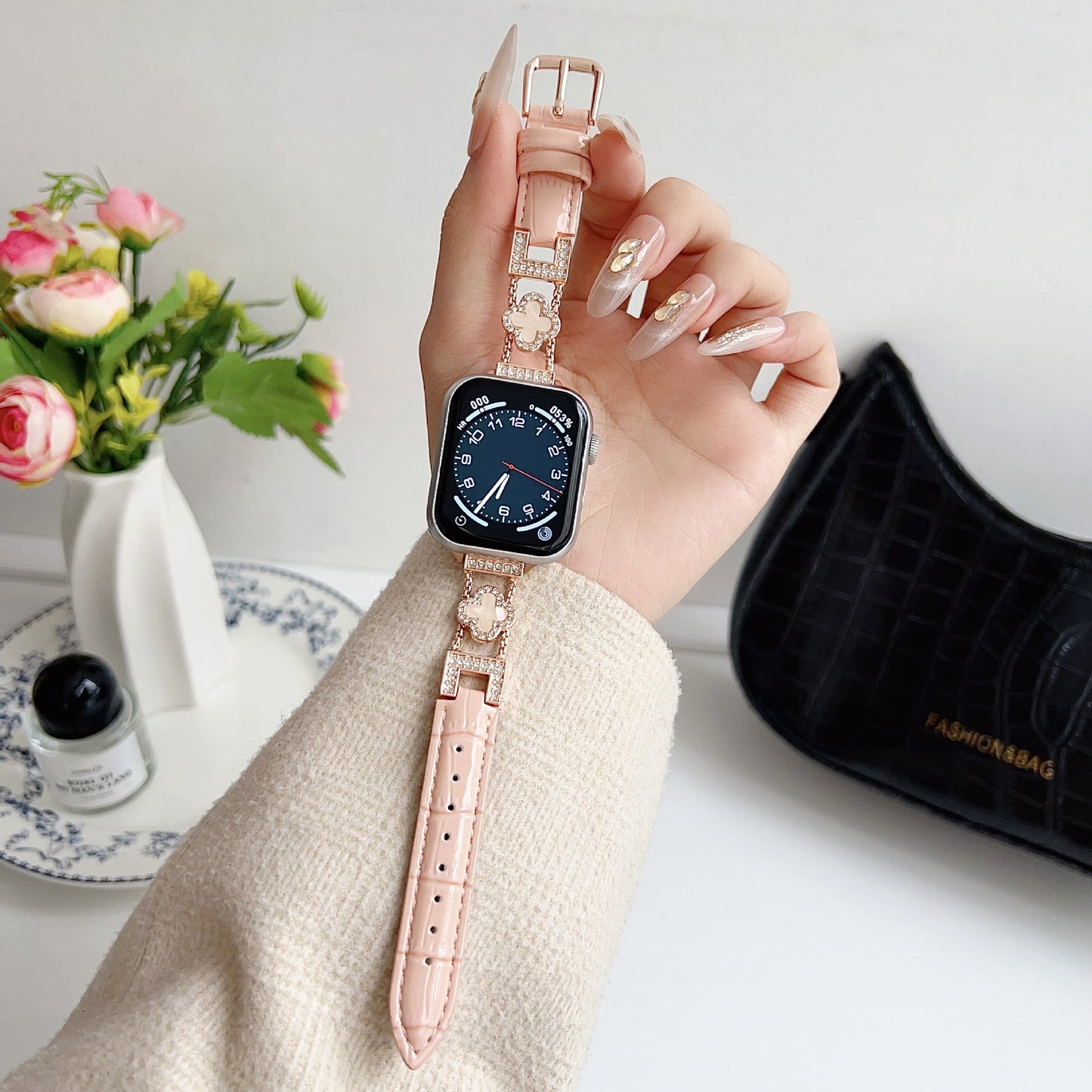 Four-leaf clover diamond strap